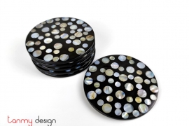 Set of 6 round lacquer coasters attached with pearl 